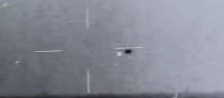美國海軍疑似拍到幽浮（UFO）。 圖：翻攝自環球時報