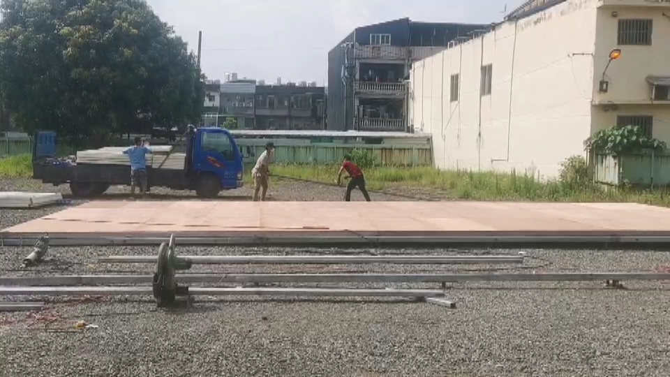 桃園市政府原定在桃園區軍備局空地設置社區篩檢站，因地方民眾有疑慮，已確定將另覓他處設置。 圖：林昀真／攝