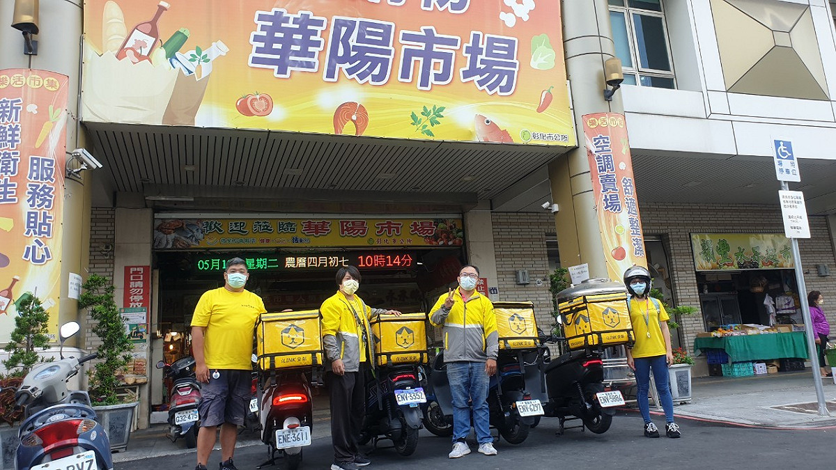 經濟部輔導彰化市華陽市場提供外送服務。 圖：經濟部中辦/提供