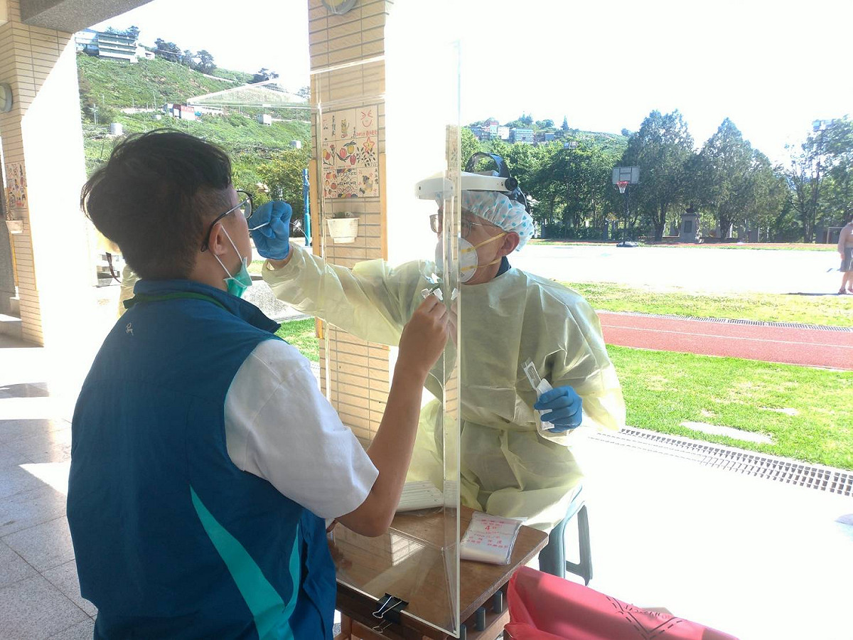 新冠肺炎快篩作業。(示意圖) 圖：台中市政府提供