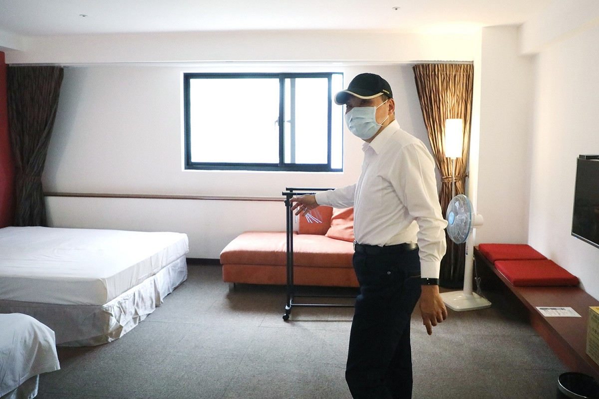 侯友宜視察新北市防疫旅館。 圖：新北市政府提供