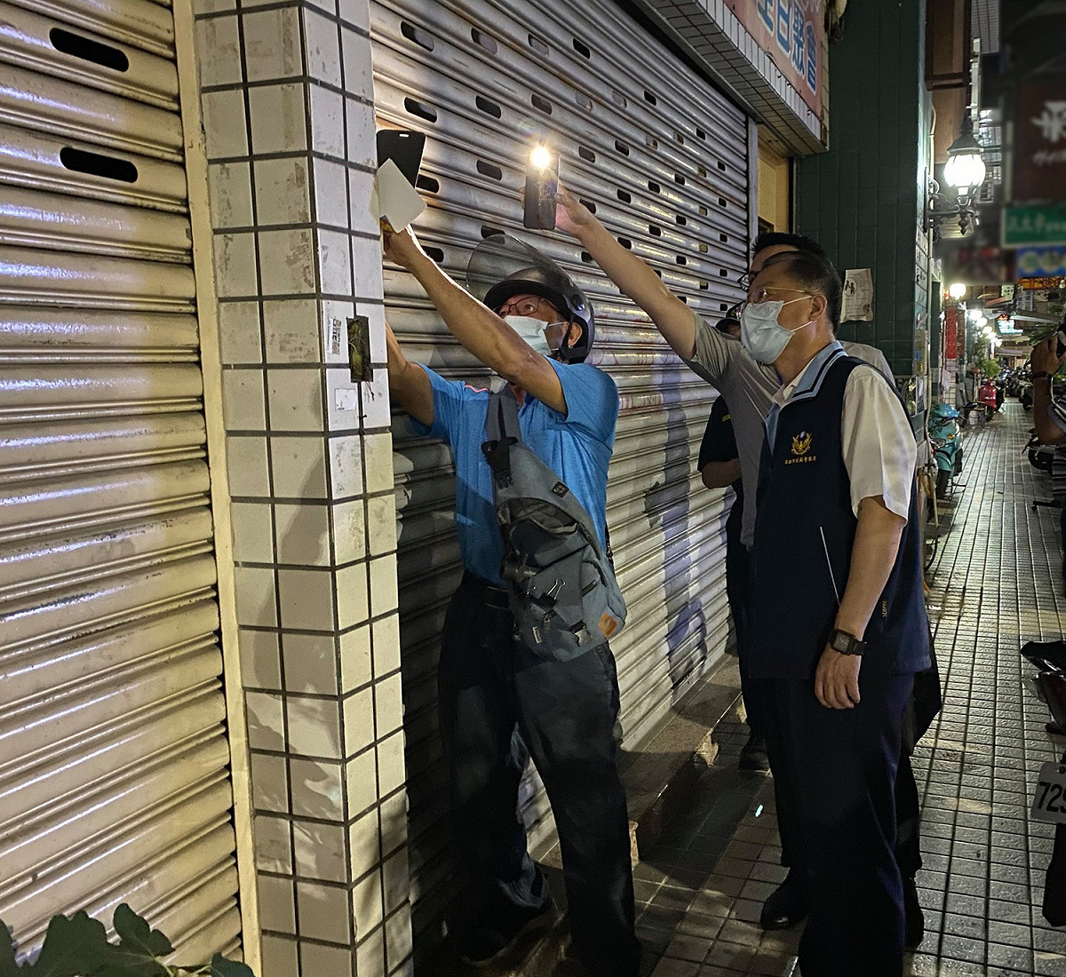 高雄警方逮獲防疫期間卡拉OK店違規營業，市府即斷水斷電。 圖：翻攝陳其邁 Chen Chi-Mai臉書