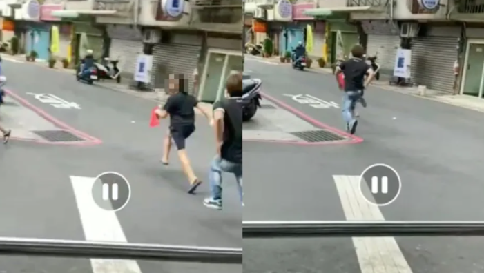 超商店員見狀衝上前理論，張姓男子則衝到馬路上逃竄。 圖：翻攝YouTube