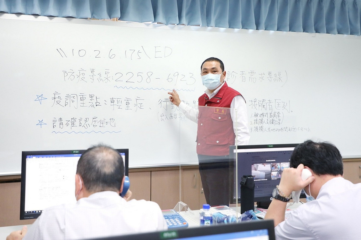 侯友宜強調，防疫絕對不要內耗，中央和地方齊心防疫守住國人現在才是最重要的事。 圖：新北市政府／提供
