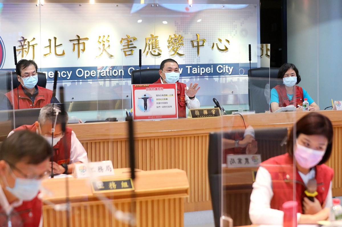 侯友宜說明，新北市的運動場館早在一兩個星期前已經暫停使用，因此沒有打球群聚的問題。 圖：新北市政府/提供