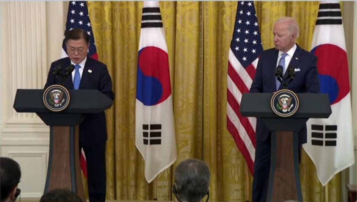 美國總統拜登與南韓總統文在寅在昨（21日）舉行雙邊對談，會後聯合聲明強調「台海和平的重要性」。 圖：翻攝自President Biden直播影片