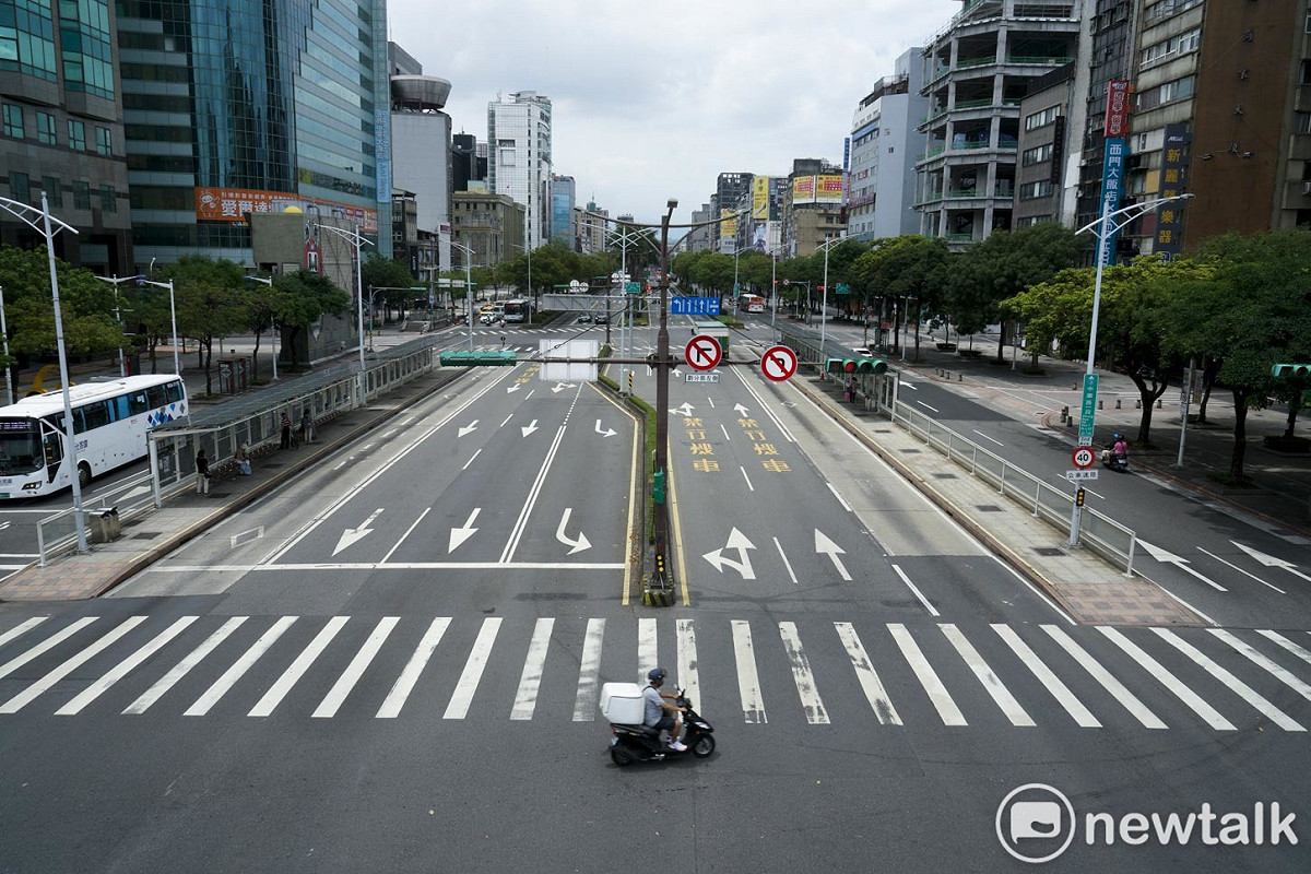 北市中華路上人車不多。 圖：張良一/攝