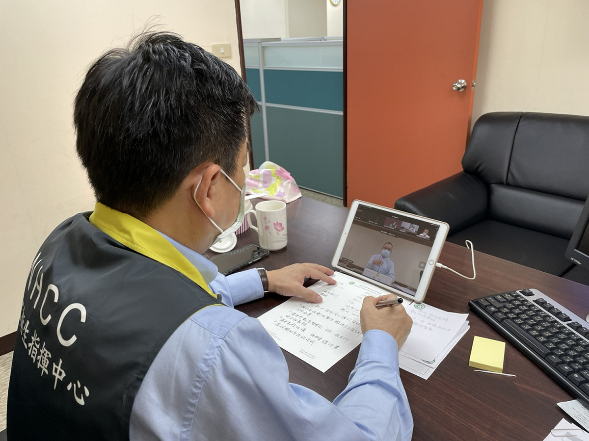 陳宗彥表示，今日視訊時，也重申要求警政署及消防署再提列相關津貼預算，中央會積極爭取更多的經費，勉勵第1線同仁的辛勞。 圖：內政部提供