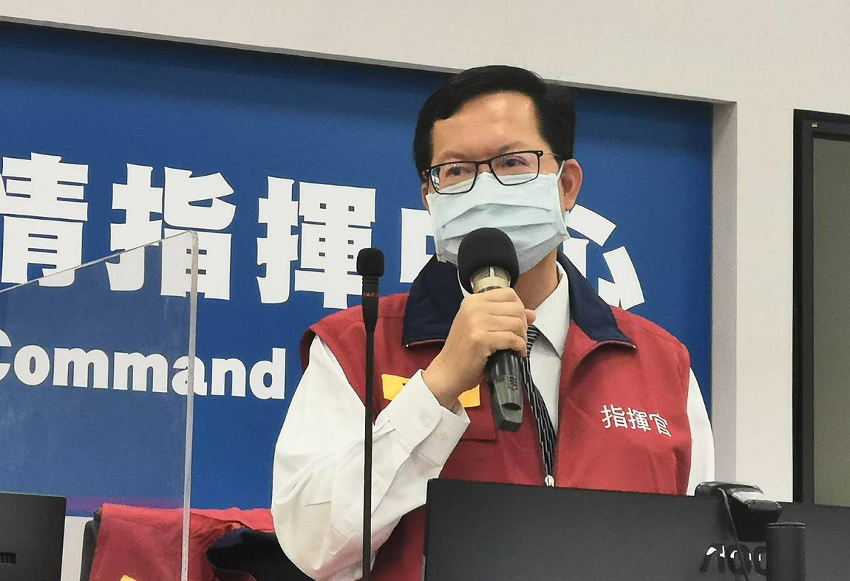 桃園市長鄭文燦宣布桃園市自今日起全面禁止餐飲內用，一律改外帶或外送，違法可處3千至1.5萬元罰鍰。 圖：桃園市政府/提供