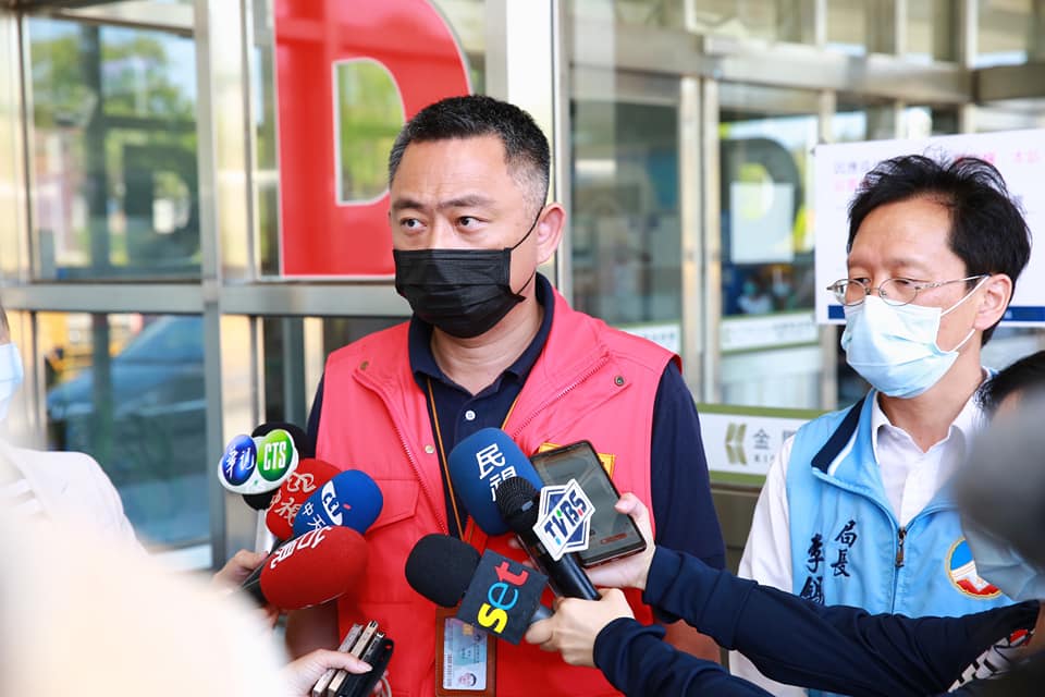 金門縣長楊鎮浯強調，面對疫情，「寧可多做，也不要不做」、「防疫，做再多，永遠覺得不夠」，絕對要做到滴水不漏。 圖：翻攝自楊鎮浯臉書 (資料照)