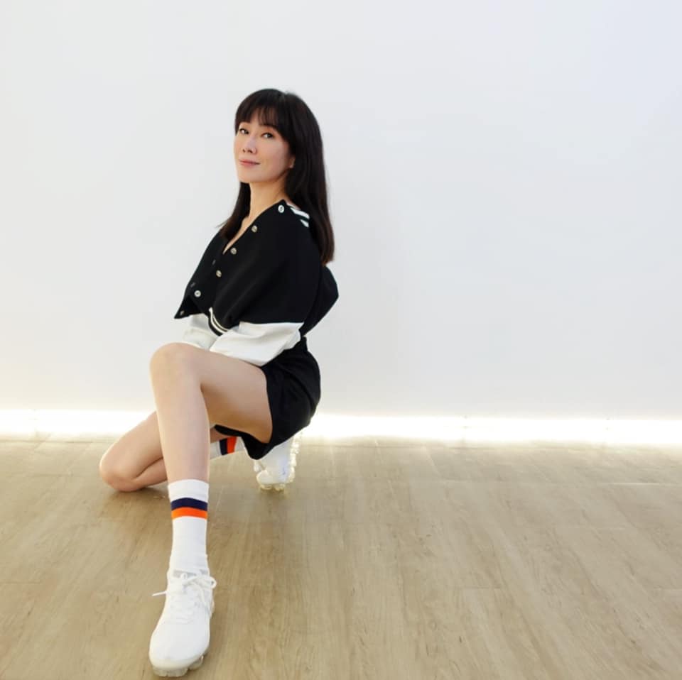KIMIKO 在臉書分享「起床三步驟」。 圖：翻攝自KIMIKO FB
