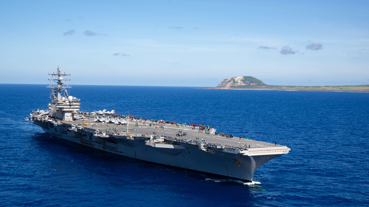 美軍航空母艦「雷根號(CVN-76)」。 圖：翻攝U.S. Pacific Fleet推特