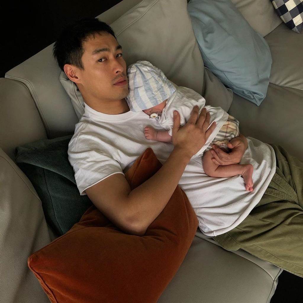 疫情期間，楊祐寧父母也不忘給醫護送愛心。 圖：翻攝楊祐寧IG