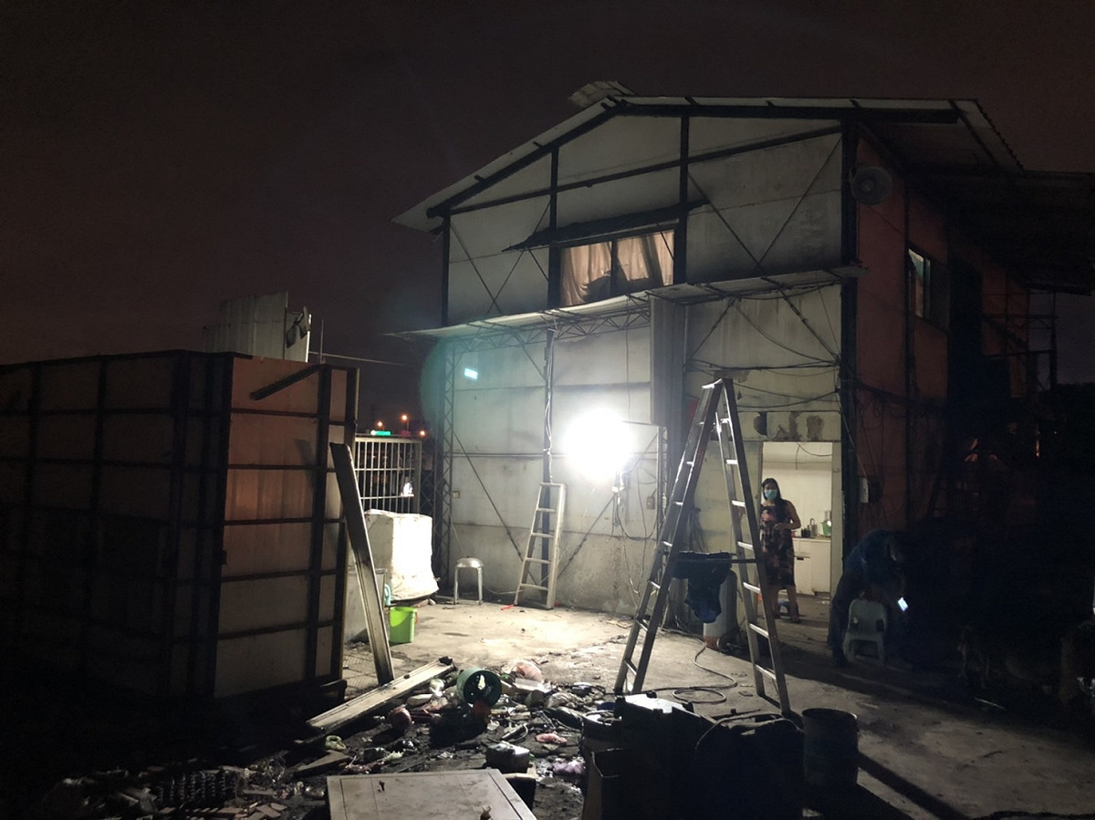 環保局前日晚間22時許，接獲消防局及警察局通報五股夏綠地發生廢棄物火警。 圖：新北市環保局提供
