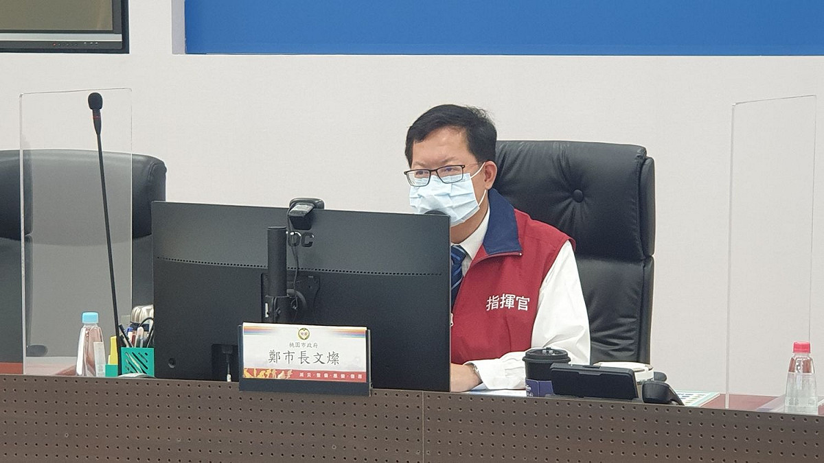 鄭文燦呼籲中央考慮將機場從業人員也納入疫苗優先接種範圍。 圖：桃園市政府/提供