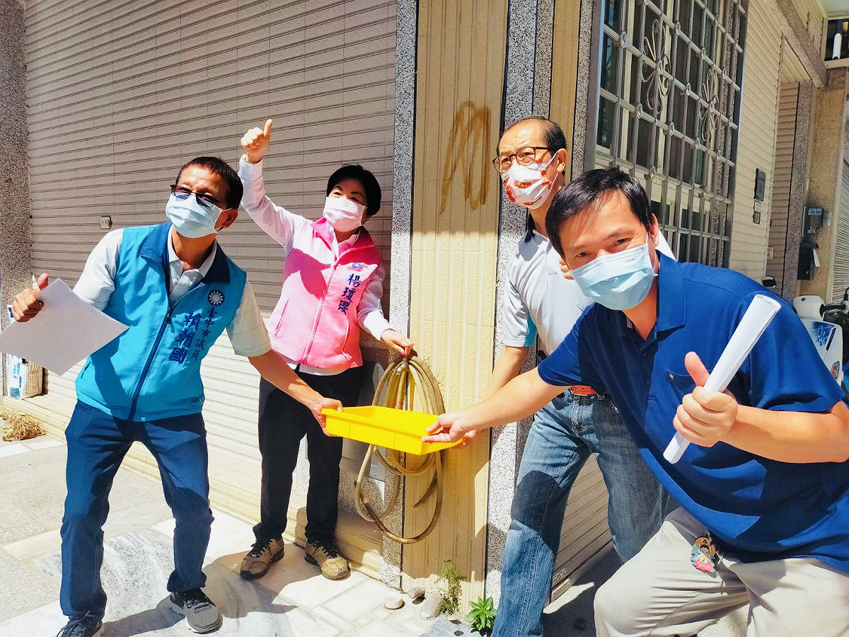潭子區26戶人家自來水今接通，眾人高喊「水啦！」 立委楊瓊瓔服務處/提供