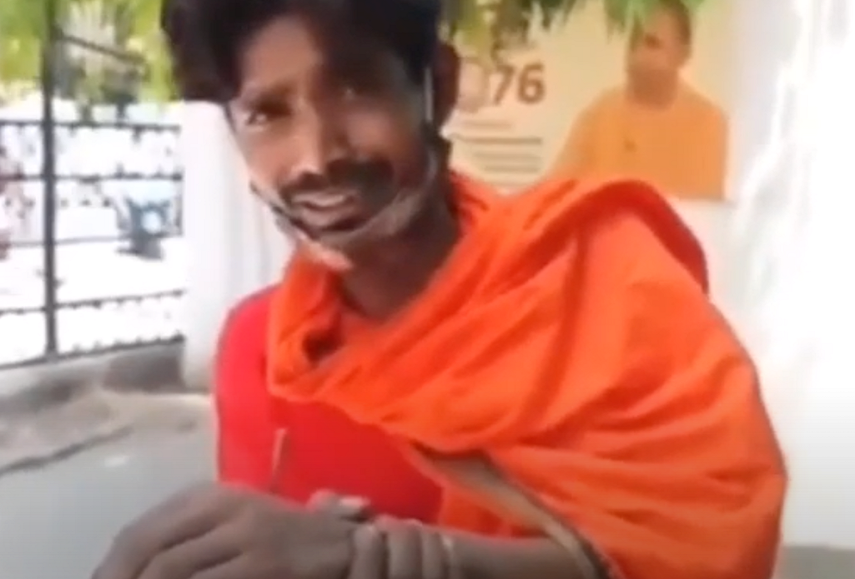 印度北方邦1名男子日前控訴，遭警察以未戴口罩為由，以長釘刺穿自己的手腳。 圖：翻攝自環球網