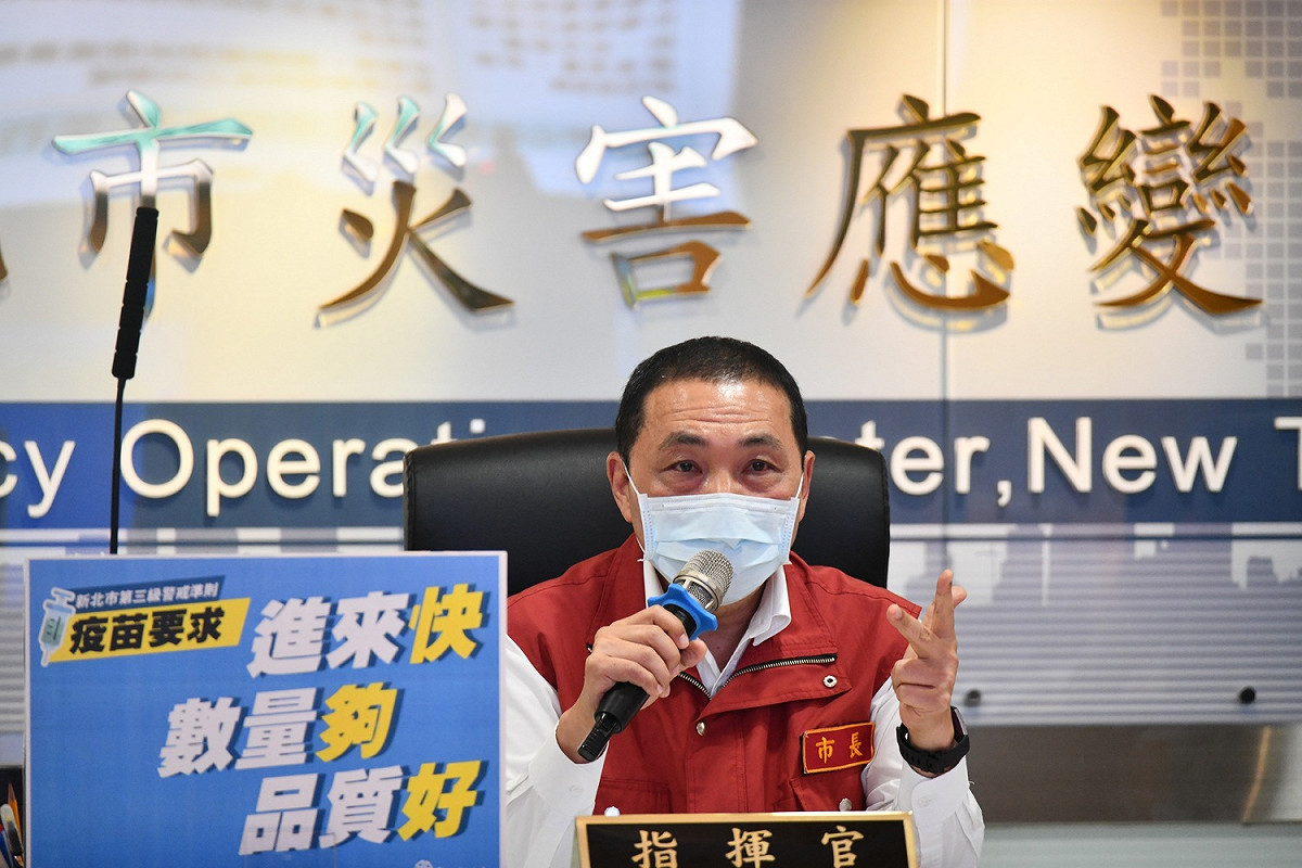 侯友宜呼籲民眾到市場採買一定要遵守「一次購足、減少次數、買好就走、不要逗留」原則。 圖：新北市政府/提供