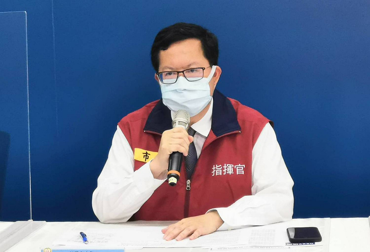 鄭文燦說明龜山區清潔隊員染疫事件已擴大採檢188人、擴大居家隔離85人，盼有效控制疫情。 圖：桃園市政府/提供