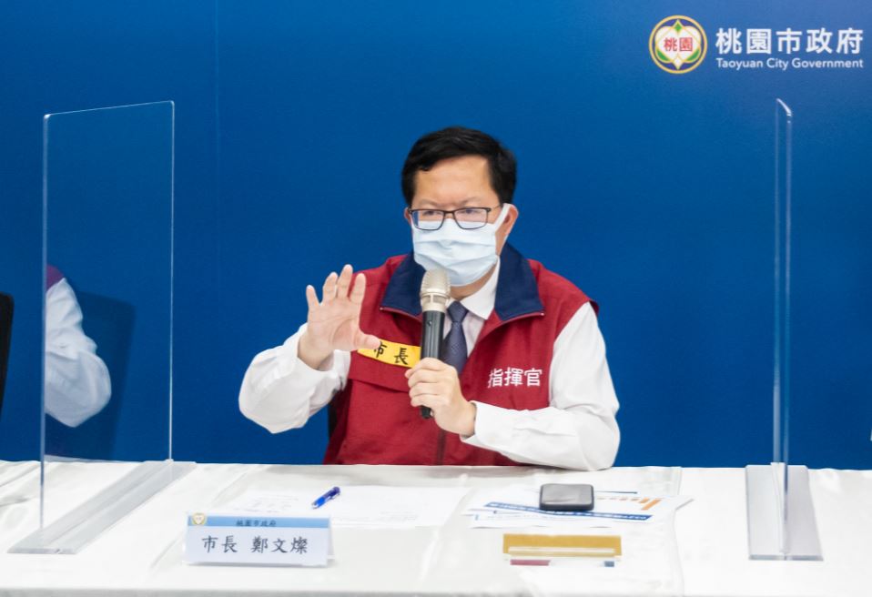 鄭文燦澄清自己從未主張或承諾放寬機組人員3+11管制方案。 圖：桃園市政府／提供