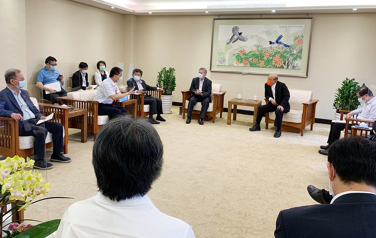 行政院長蘇貞昌30日上午主持防疫會議 圖：行政院提供