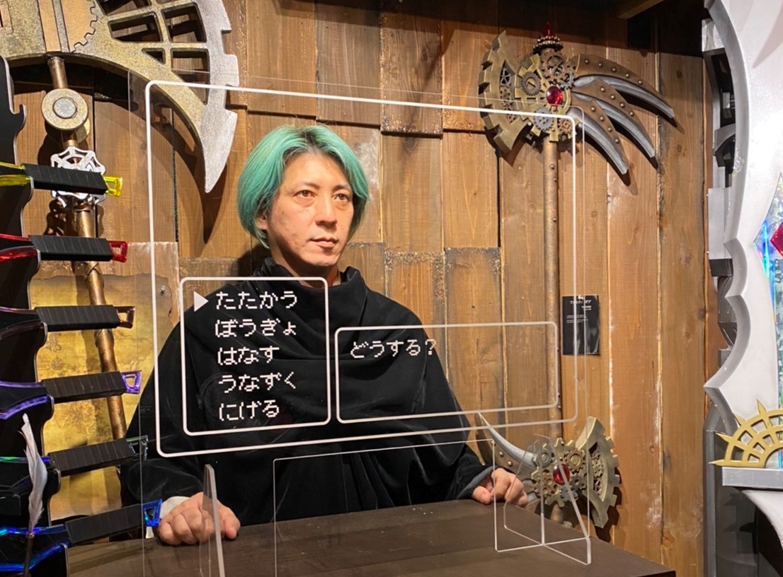 日本幻想武器造型品牌Takumi Armory近日推出RPG風格的防範飛沫濺灑壓克力隔板。 圖：翻攝自Takumi Armory官網