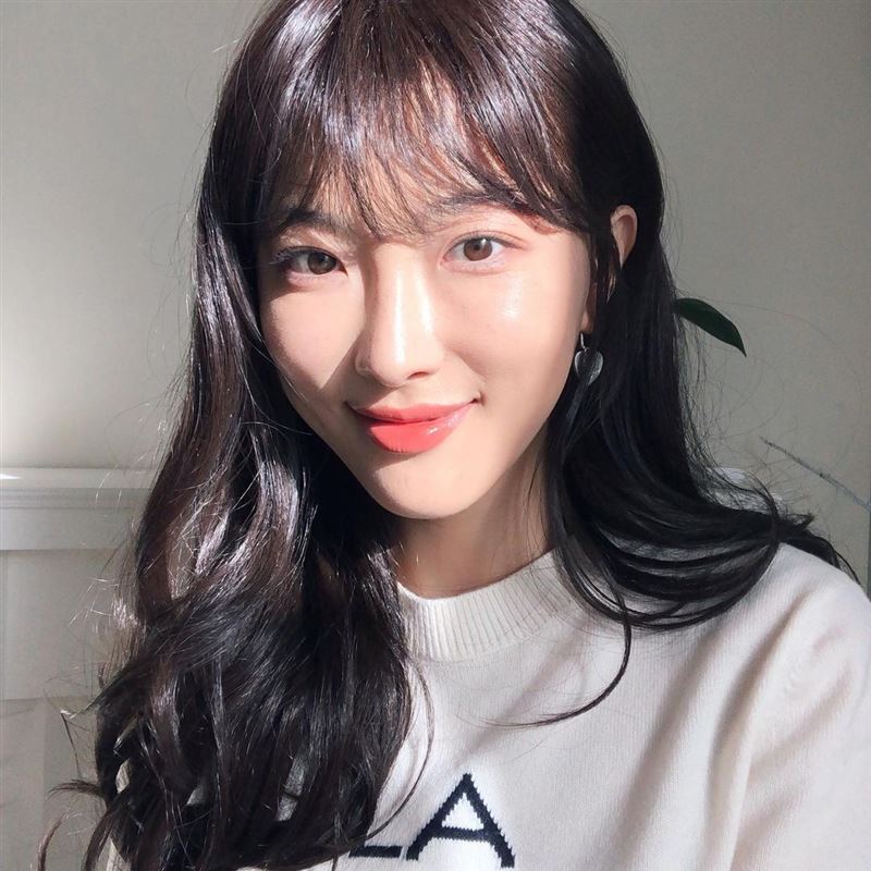 黎明原本是美妝YouTuber。 圖：翻攝自黎明IG