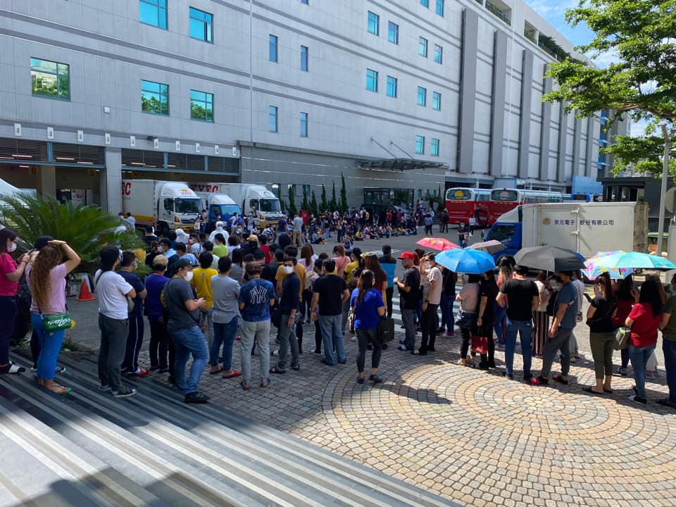 京元電子公司爆發移工確診，並進行全公司員工快篩。 圖：翻攝曾玟學臉書（資料照）