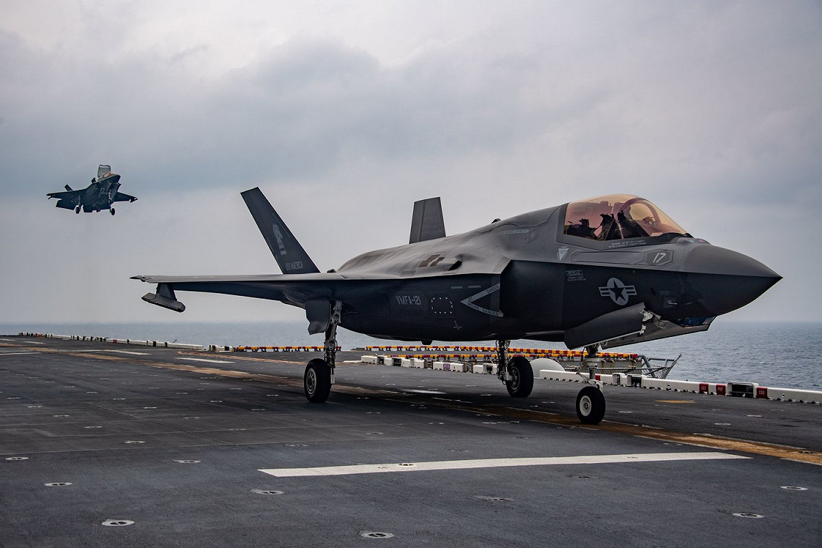 美軍太平洋艦隊3日釋出F-35B戰機在兩棲攻擊艦「美利堅號(LHA-6)」起降訓練的照片。 圖：翻攝U.S. Pacific Fleet推特