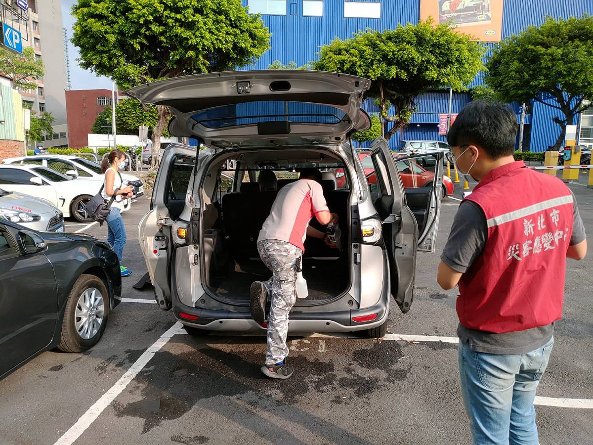 共享汽車清消工作 圖：新北市政府交通局提供