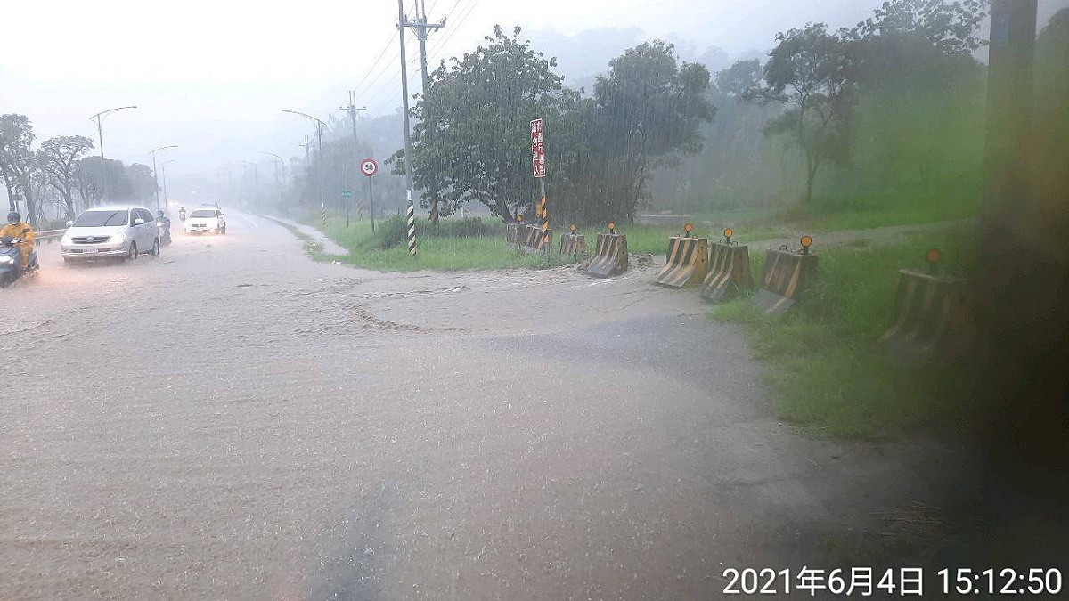 110年6月4日因豪雨造成新鶯堤外道積淹水。 圖：新北市水利局提供