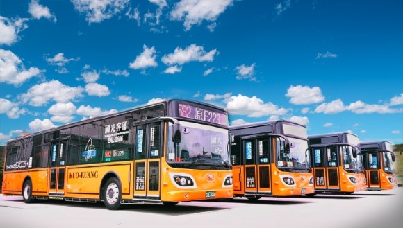 12輛582線抗疫2.0電動公車今上路。 圖：新北市政府交通局提供