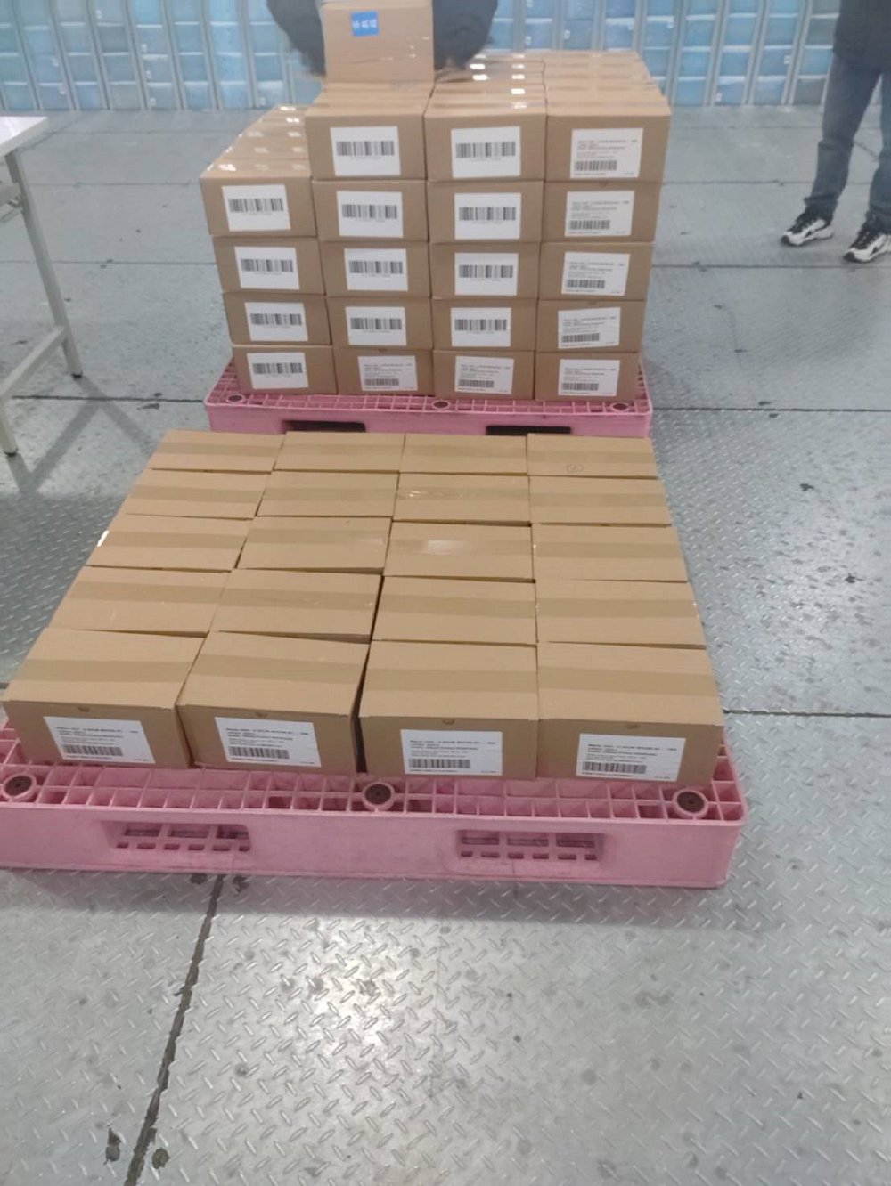 莫德納疫苗倉儲查訖封緘。 圖：食藥署／提供
