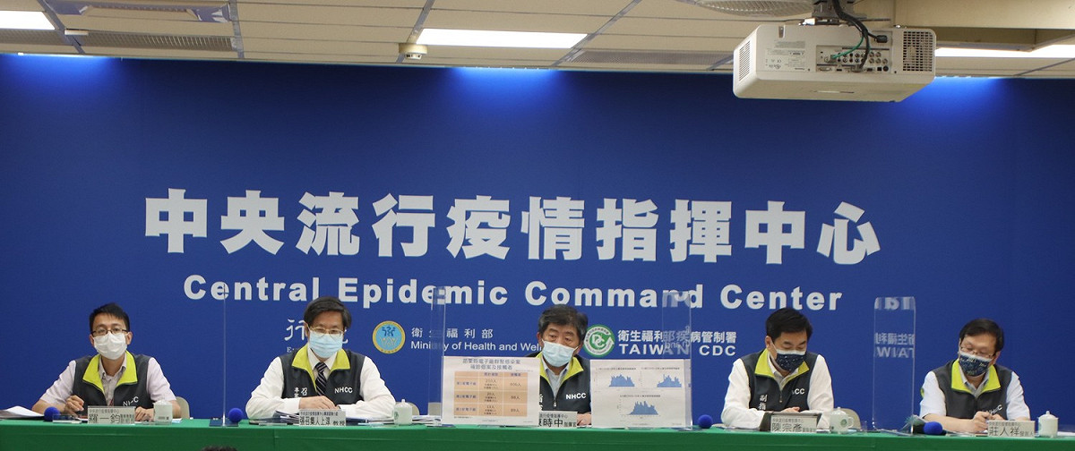 針對案8836， 30多歲女染疫後6日內身亡，發言人莊人祥指出體重恐為病情惡化之因。 圖：中央流行疫情指揮中心/提供