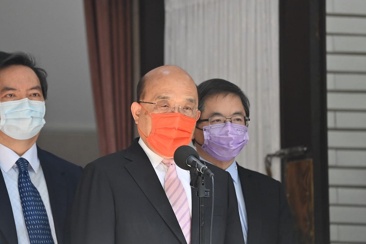 行政院長蘇貞昌（中）。 圖：行政院提供