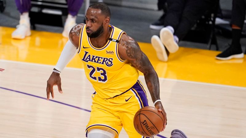 NBA公布年度MVP票選榜，湖人超級球星「詹皇」LeBron James繼續刷新他連續18年至少獲得1張選票的紀錄。 圖／美聯社／達志影像