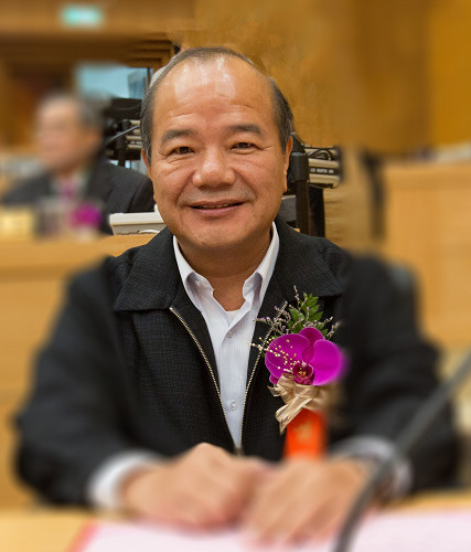 嘉義縣議員陳福成連續3日預言武漢肺炎確診人數，準度接近百分百。 圖：取自嘉義縣議會官網