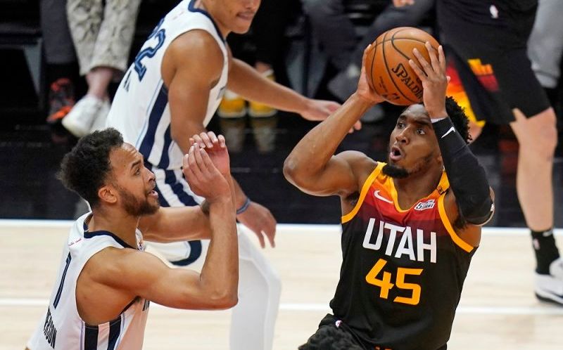 NBA／隊史第一！米契爾轟45分 爵士逆轉快艇拿下G1