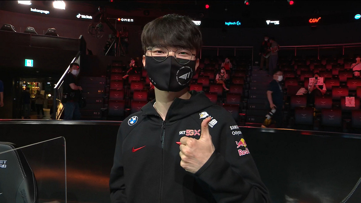 LCK夏季賽首日，T1以2比0輕取HLE。 圖：翻攝自LoL Esports