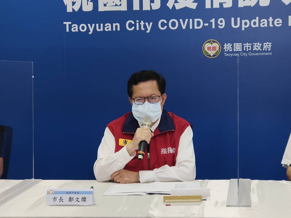 鄭文燦說，他相信專業跟科學，只要能夠獲得緊急使用的疫苗，都應該是安全的、有效的。 圖：桃園市政府/提供