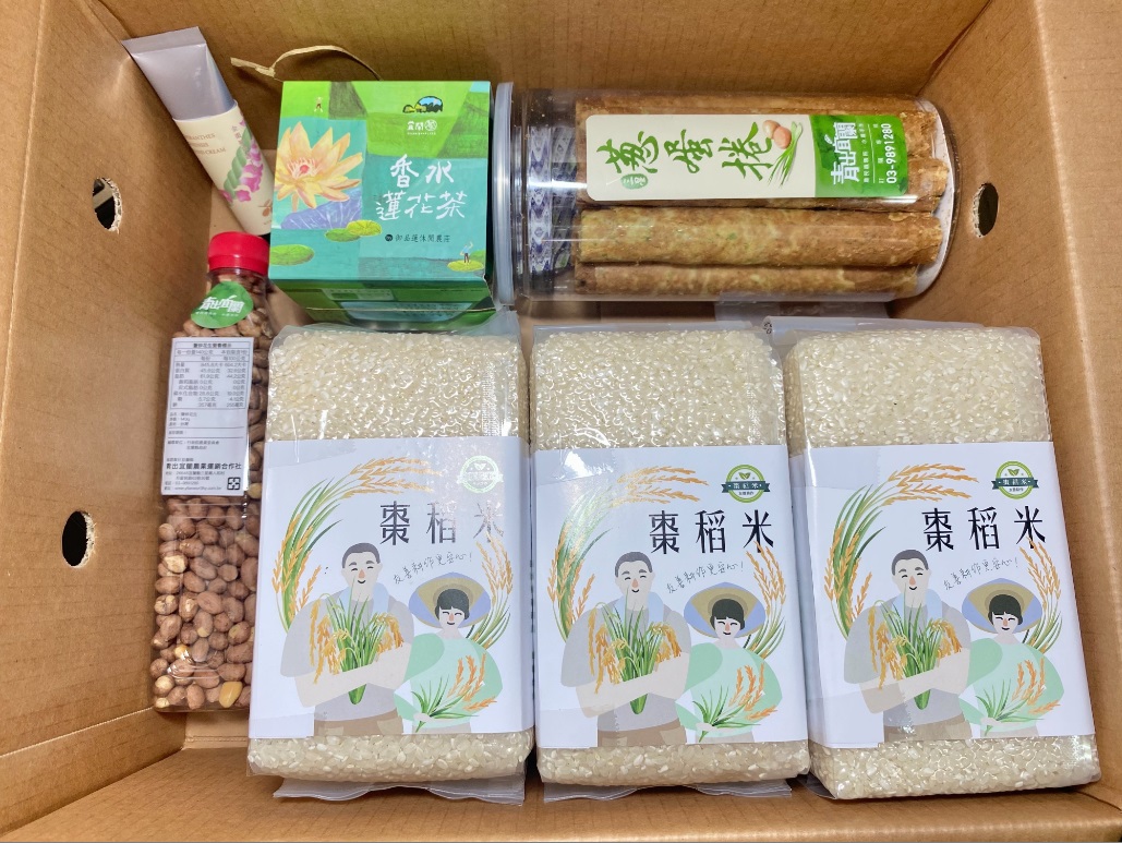 青出宜蘭合作社防疫箱 圖：新北市農業局提供