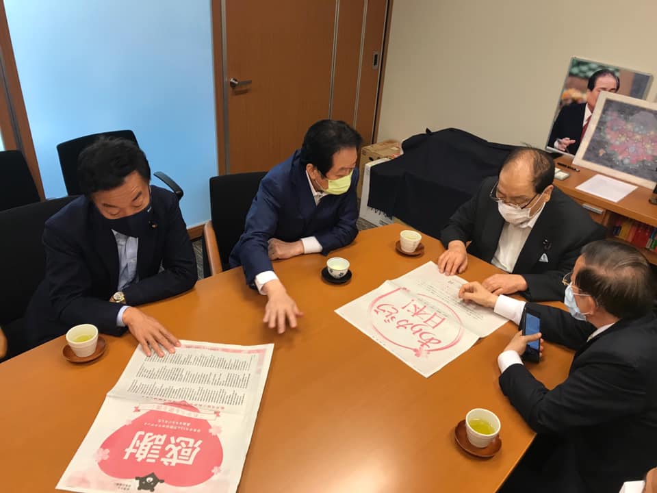 駐日代表謝長廷於今日(14日)赴日本參議院表達感謝之意。 圖: 翻攝謝長廷臉書