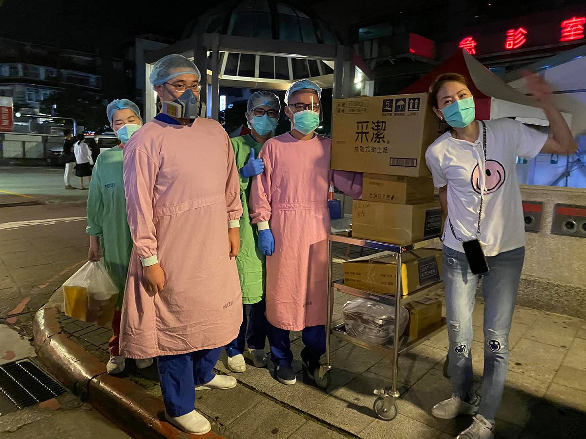 藝人賈永婕近日迅速募集超過300台HFNC捐助醫院。 圖：翻攝自賈永婕FB