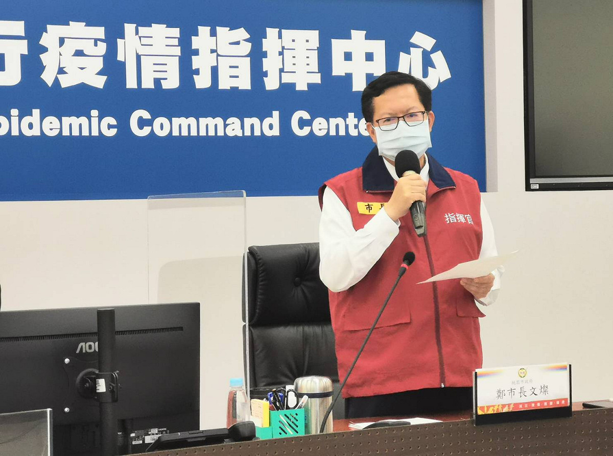 鄭文燦說明今日88歲以上長者接種疫苗施打率高達62%，其中有13%為非設籍桃園市民。 圖：桃園市政府/提供