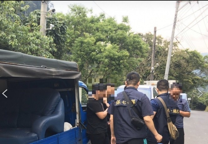 保七大隊偵辦獵捕保育類動物。  圖：新北市動保處提供