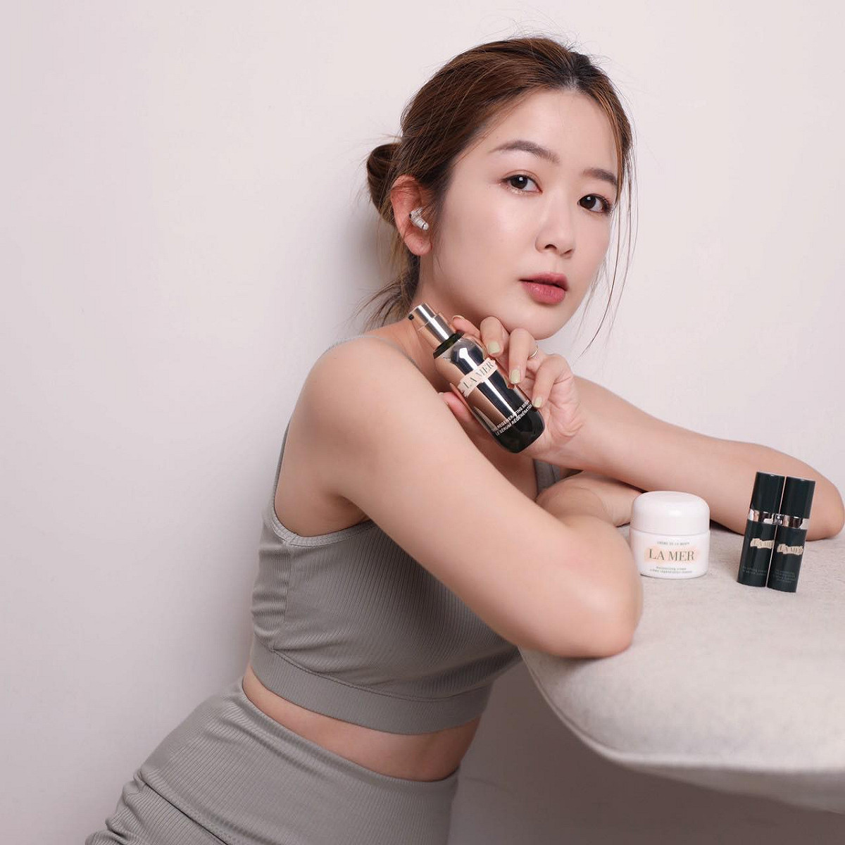 知名美妝YouTuber查理。 圖:翻攝自查理臉書