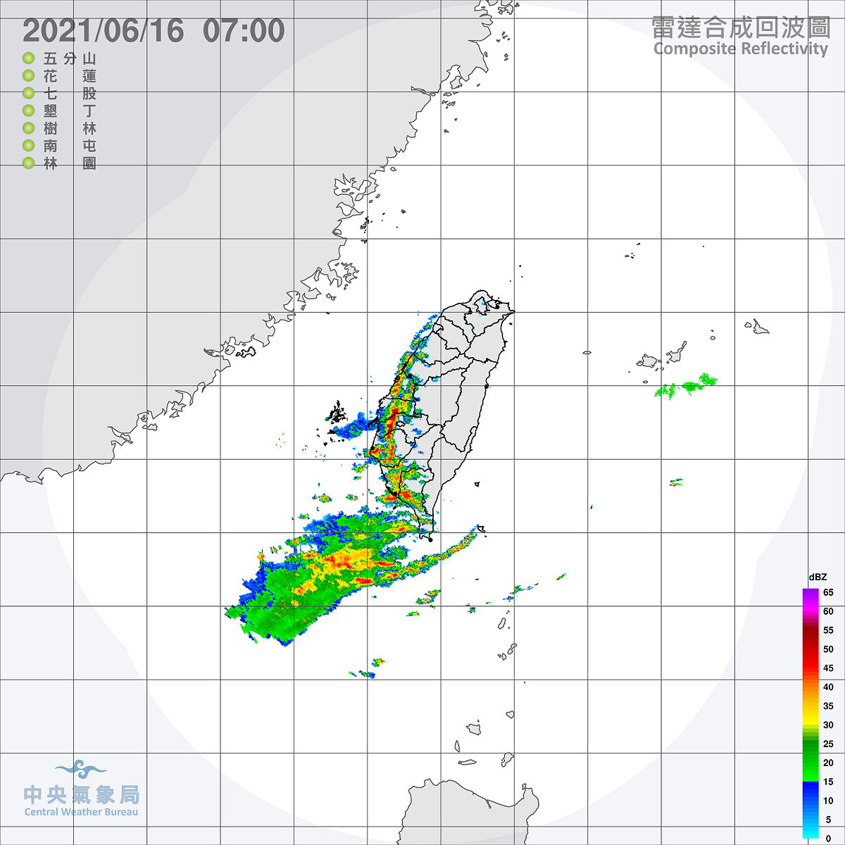 受到西南風影響，南部地區將有短暫陣雨或雷雨，而今天的清晨對流比昨天旺盛，範圍更大，還有不少閃電訊號。 圖：中央氣象局/提供