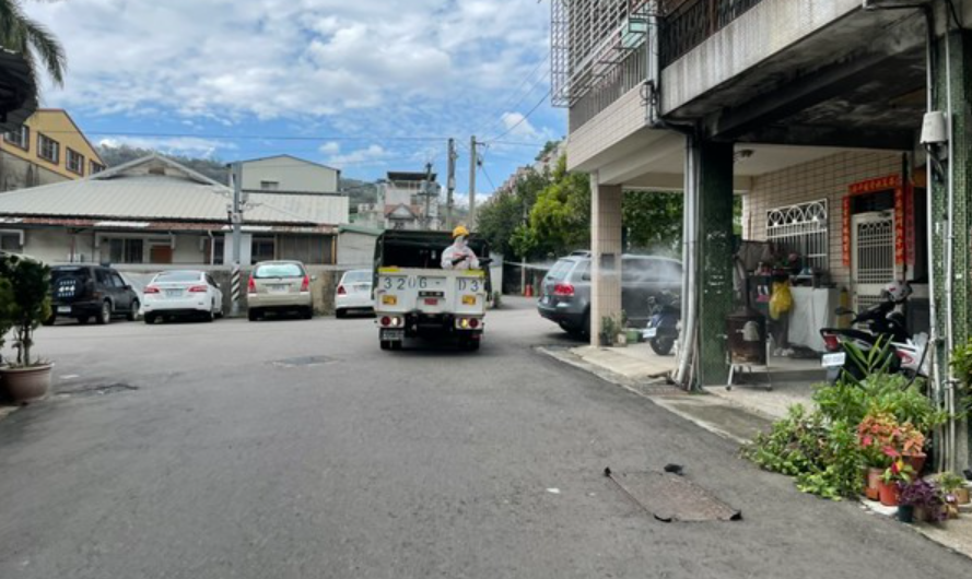筍農一家14人9人確診武漢肺炎，台中市環保局對社區環境進行大消毒。 圖：台中市政府提供