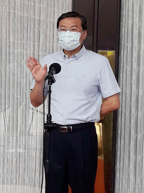 立法院臨時會院會18日將力拚「紓困4.0」特別預算三讀，立法院財政委員會召委、國民黨立委曾銘宗（圖）16日在立法院受訪表示，「我們也希望預算趕快通過」，他說，「放心，會通過，但是我們要好好把關。」 圖：中央社提供