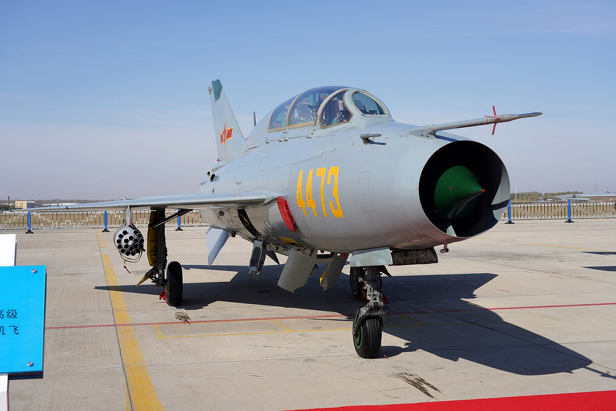 解放軍「殲-7」戰機。 圖：國防部提供